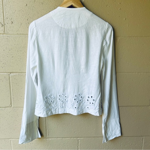 Margaieta White Linen Blazer Made in Canada - Picture 2 of 13